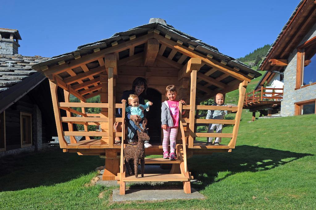 Residence Lo Peyo Champoluc Exteriör bild